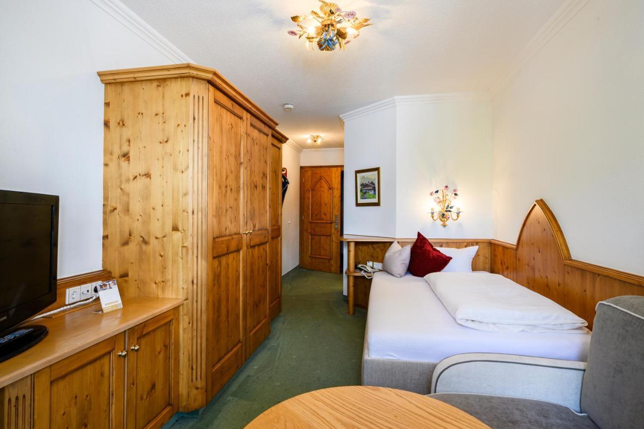Hotel Garni Castel B&B Ischgl Exterior foto